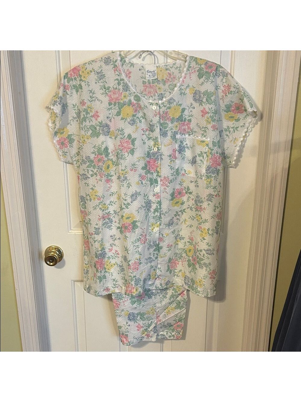 Carol Floral Lace-Trimmed pajama set. Size L.